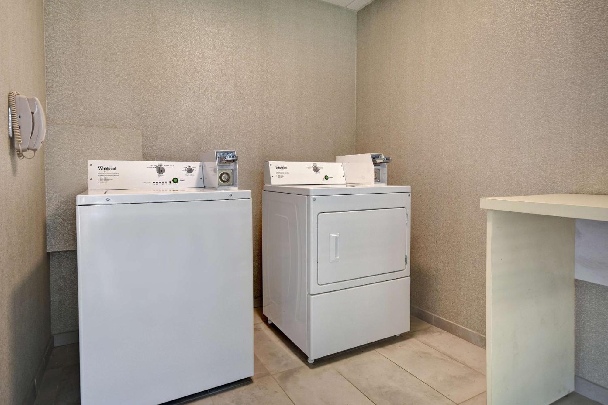 Hampton Inn & Suites Alexandria Old Town Area South Εξωτερικό φωτογραφία