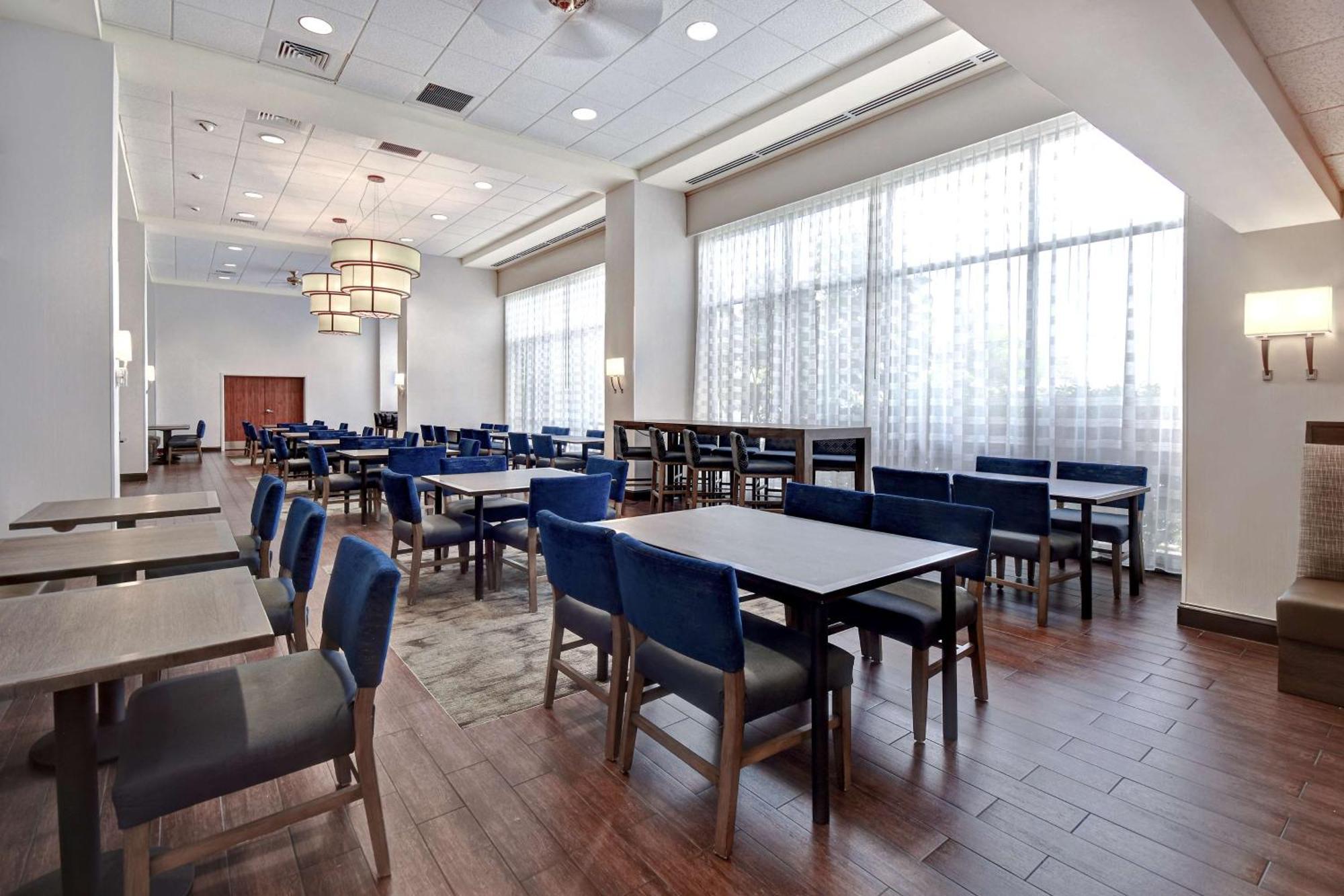 Hampton Inn & Suites Alexandria Old Town Area South Εξωτερικό φωτογραφία