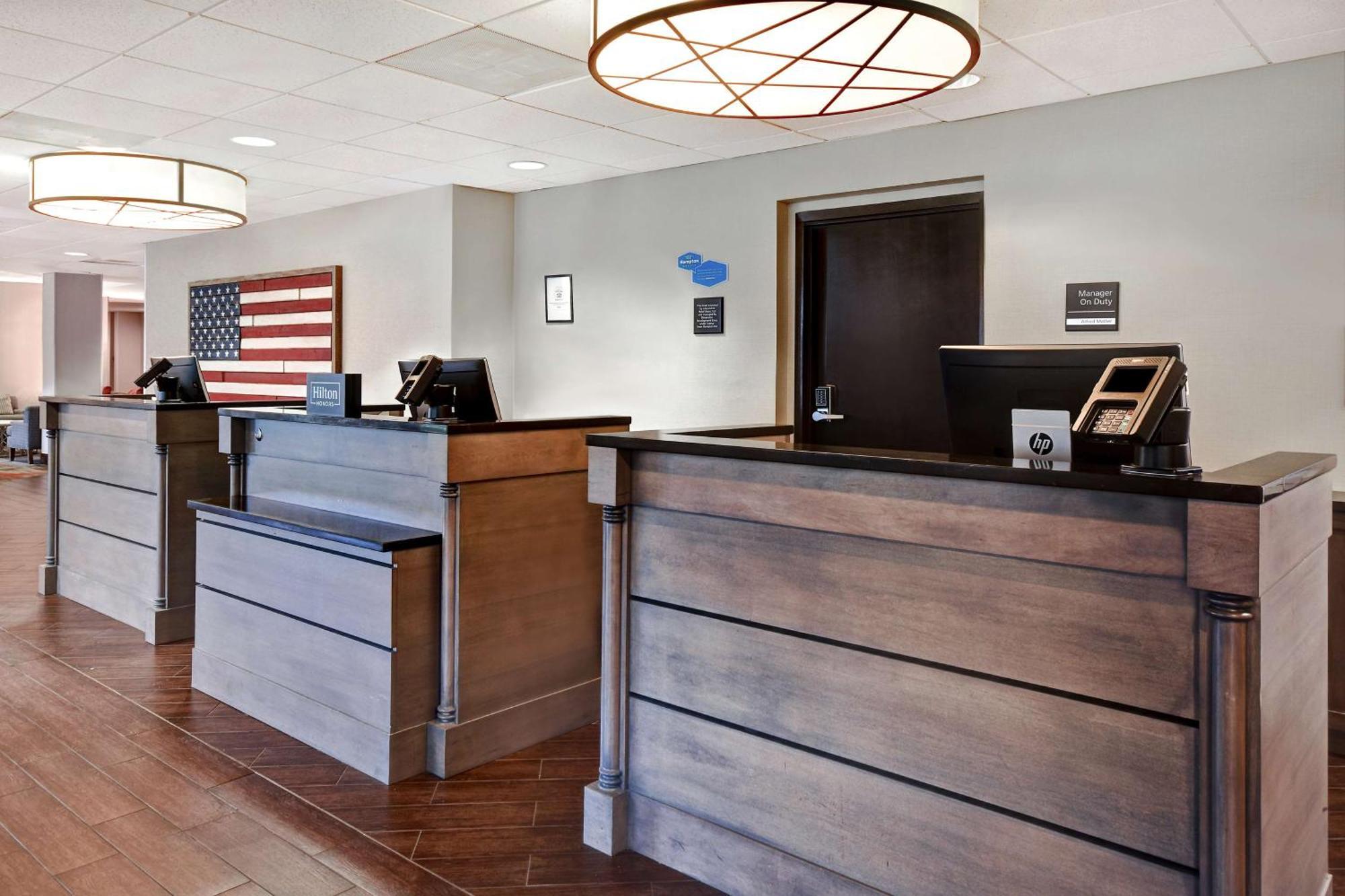 Hampton Inn & Suites Alexandria Old Town Area South Εξωτερικό φωτογραφία