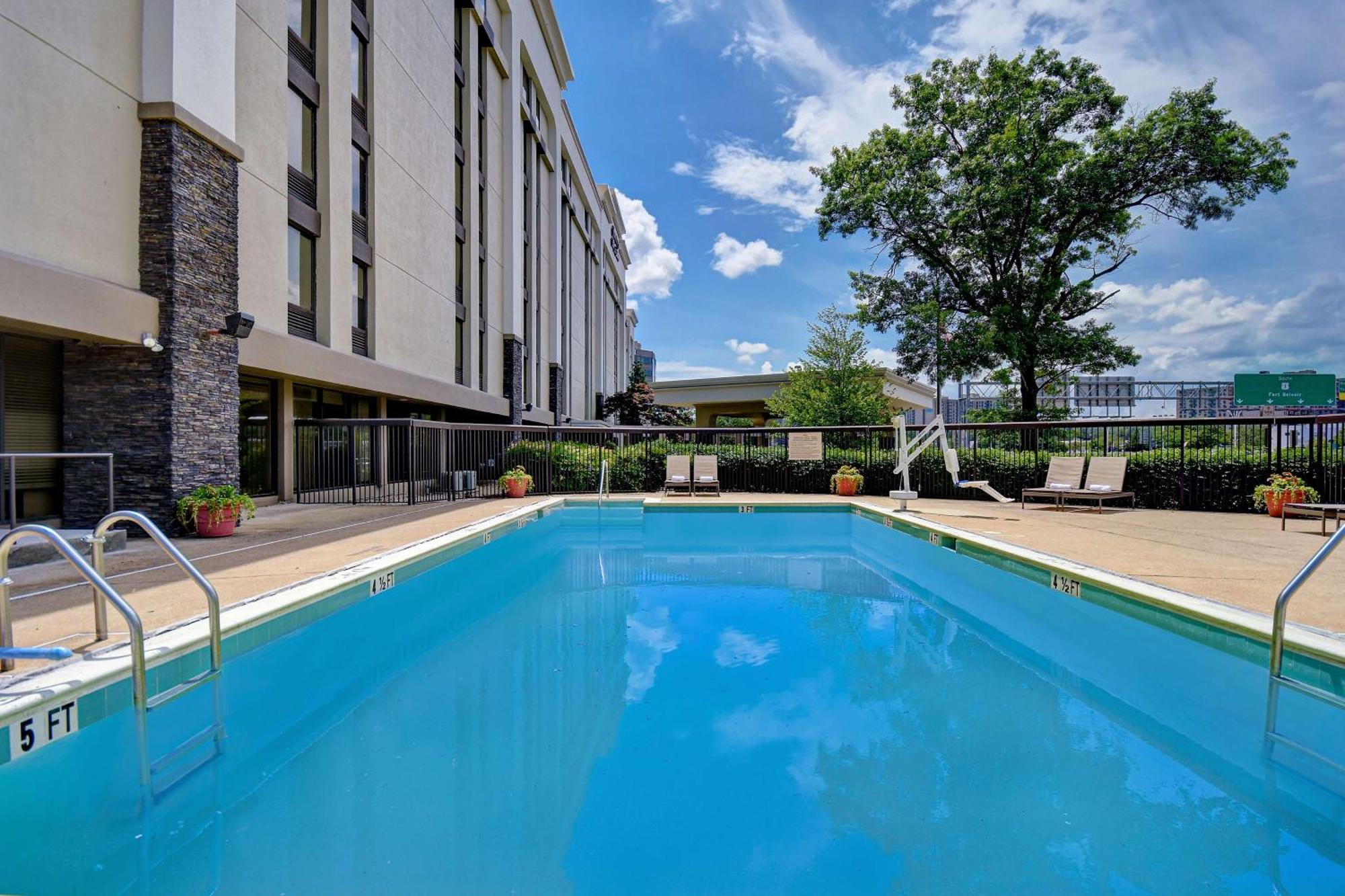 Hampton Inn & Suites Alexandria Old Town Area South Εξωτερικό φωτογραφία
