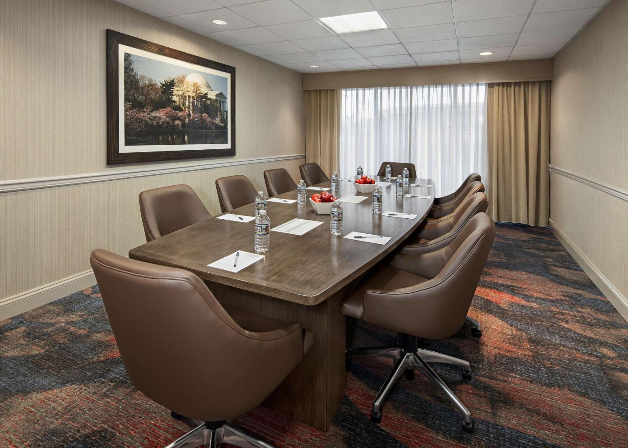 Hampton Inn & Suites Alexandria Old Town Area South Εξωτερικό φωτογραφία